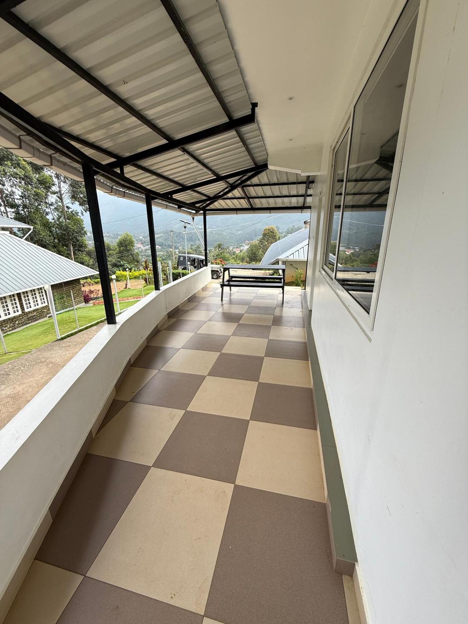 Honey Rock Hotel Kanthalloor Exterior photo